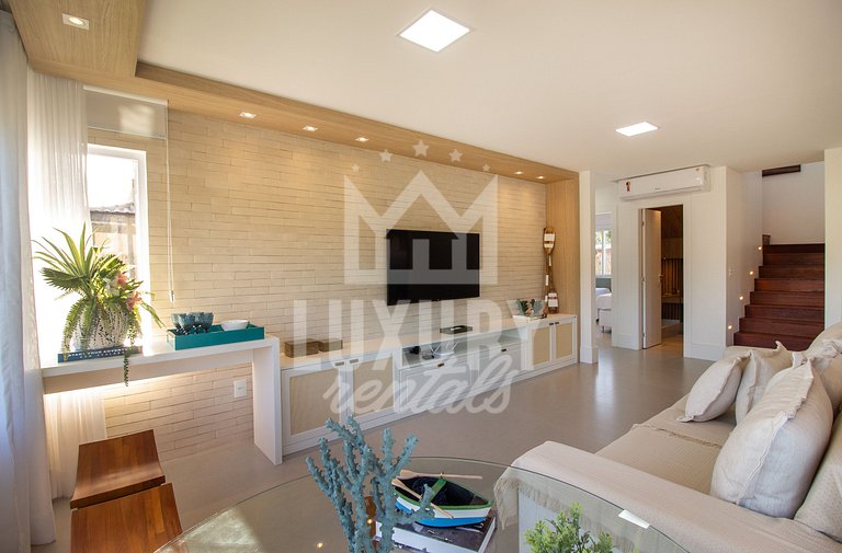 Casa Moderna e Luxuosa com Quatro Suítes Próx a Rua das Pedr