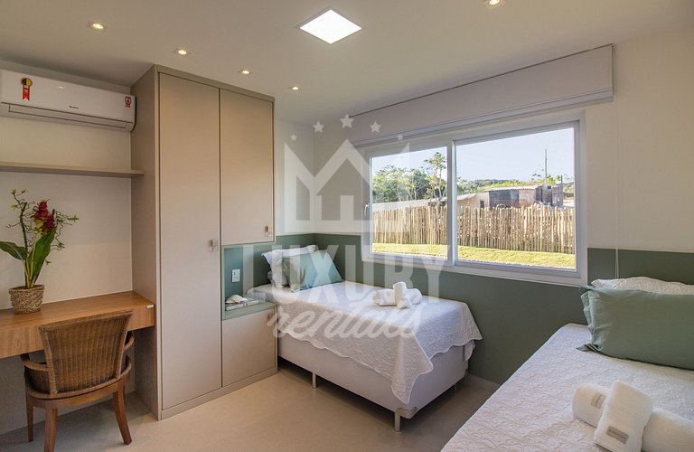 Casa Moderna e Luxuosa com Quatro Suítes Próx a Rua das Pedr
