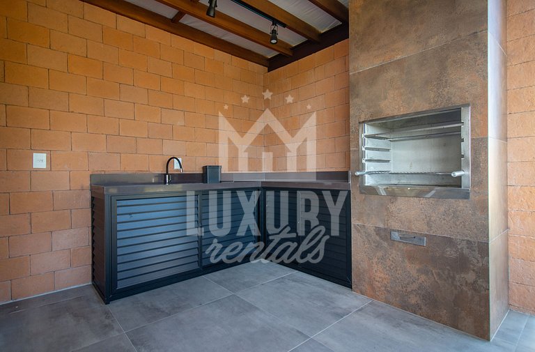 Casa Moderna e Luxuosa com Quatro Suítes Próx a Rua das Pedr