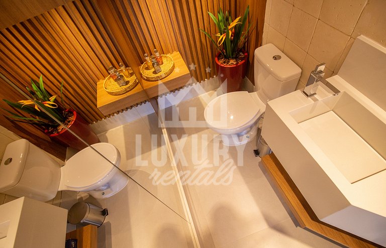Casa Moderna e Luxuosa com Quatro Suítes Próx a Rua das Pedr