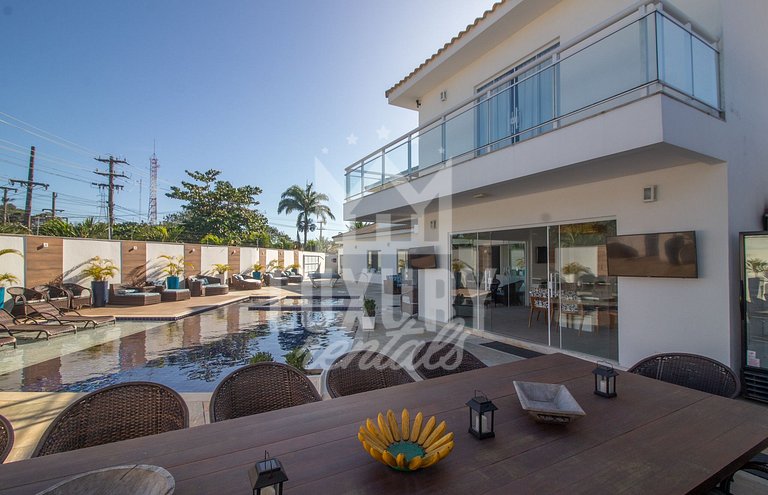 Mansão com Nove Quartos à Três Minutos da Praia de Geribá po