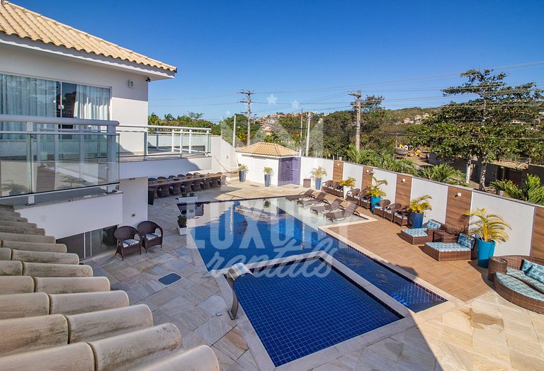 Mansão com Nove Quartos à Três Minutos da Praia de Geribá po