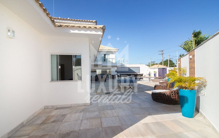 Mansão com Nove Quartos à Três Minutos da Praia de Geribá po