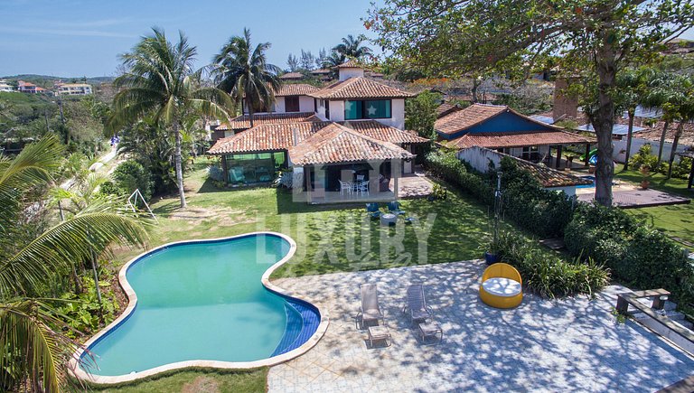 Mansão Beira Mar com Cinco Suítes na Praia da Ferradura - Po