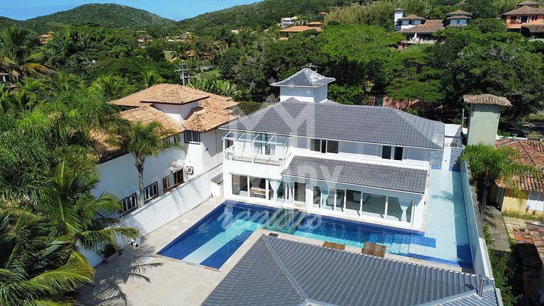 Mansão Pé na Areia da Ferradura Por Luxury Rentals