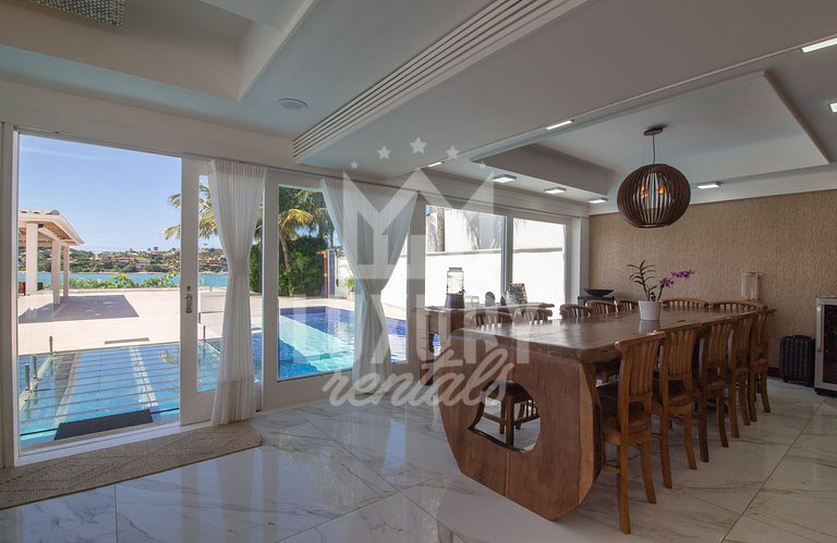 Mansão Pé na Areia da Ferradura Por Luxury Rentals