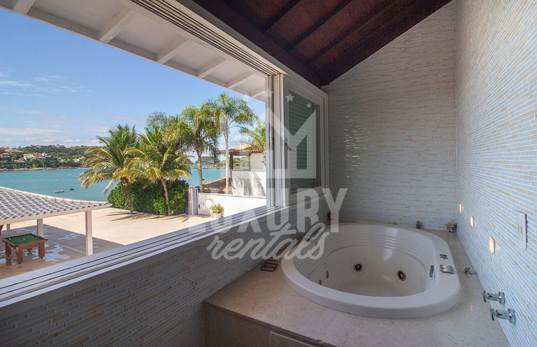 Mansão Pé na Areia da Ferradura Por Luxury Rentals