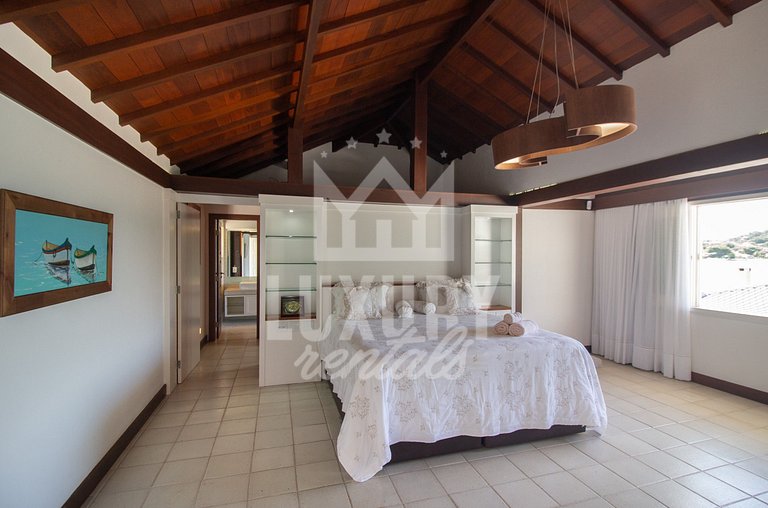 Mansão Pé na Areia da Ferradura Por Luxury Rentals