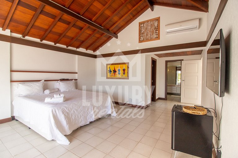 Mansão Pé na Areia da Ferradura Por Luxury Rentals