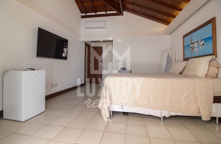 Mansão Pé na Areia da Ferradura Por Luxury Rentals