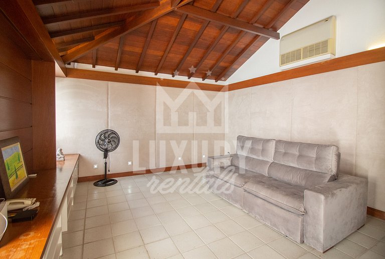 Mansão Pé na Areia da Ferradura Por Luxury Rentals
