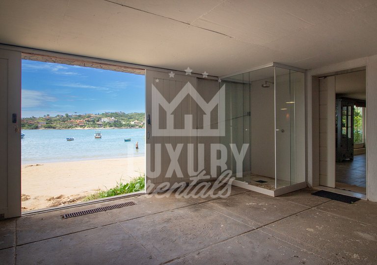 Mansão Pé na Areia da Ferradura Por Luxury Rentals