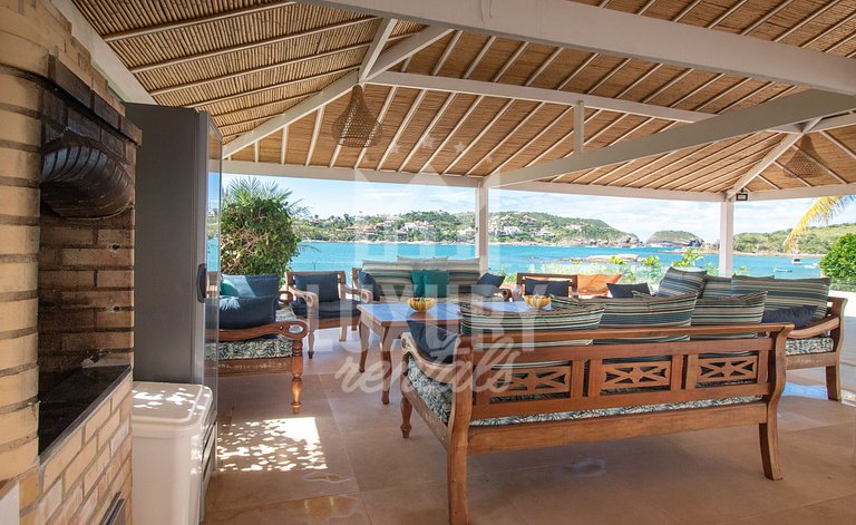 Mansão Pé na Areia da Ferradura Por Luxury Rentals