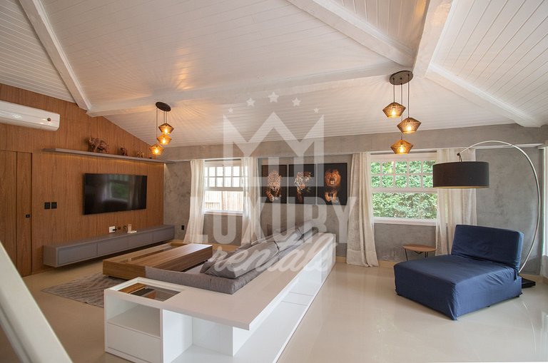 Bela Casa próximo a Praia de Manguinhos Por Luxury Rentals