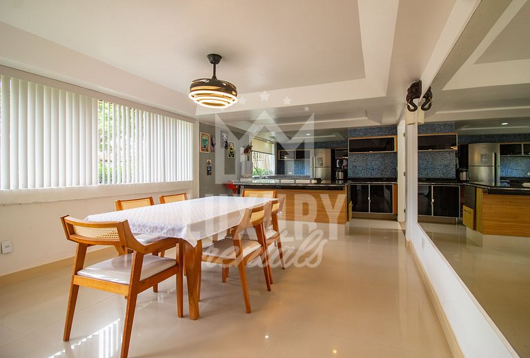Bela Casa próximo a Praia de Manguinhos Por Luxury Rentals