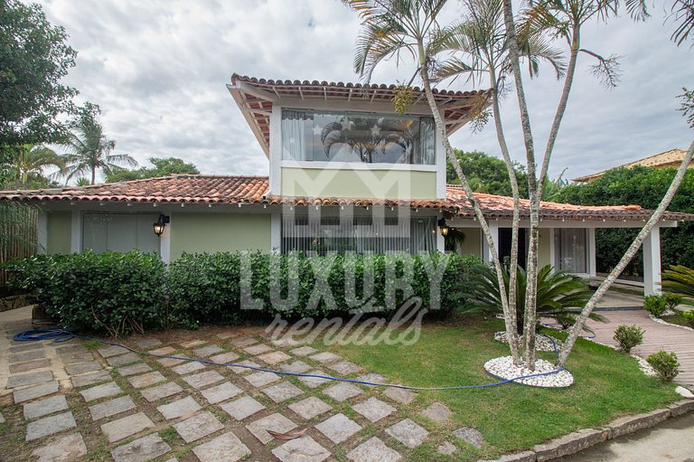 Bela Casa próximo a Praia de Manguinhos Por Luxury Rentals