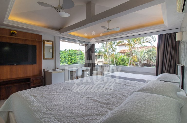 Bela Casa próximo a Praia de Manguinhos Por Luxury Rentals