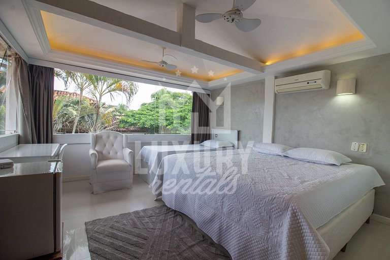 Bela Casa próximo a Praia de Manguinhos Por Luxury Rentals