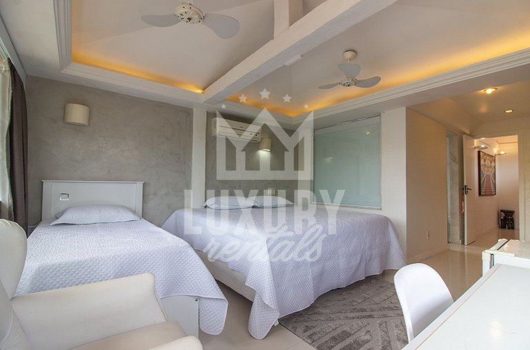 Bela Casa próximo a Praia de Manguinhos Por Luxury Rentals