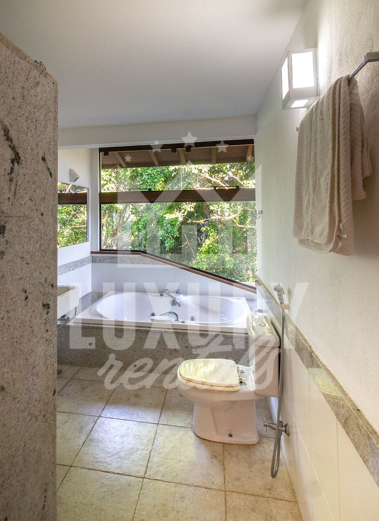 Contato com a Natureza, Vista para o Oceano e Seis Quartos P
