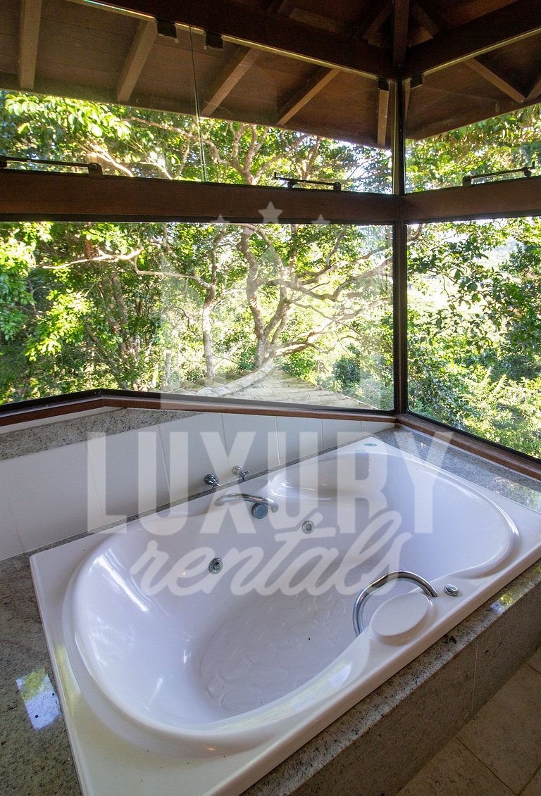 Contato com a Natureza, Vista para o Oceano e Seis Quartos P