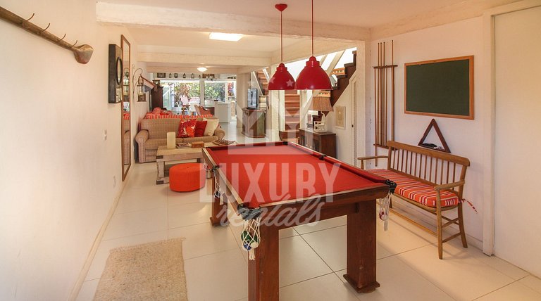 Casa em Condomínio Beira Mar por Luxury Rentals