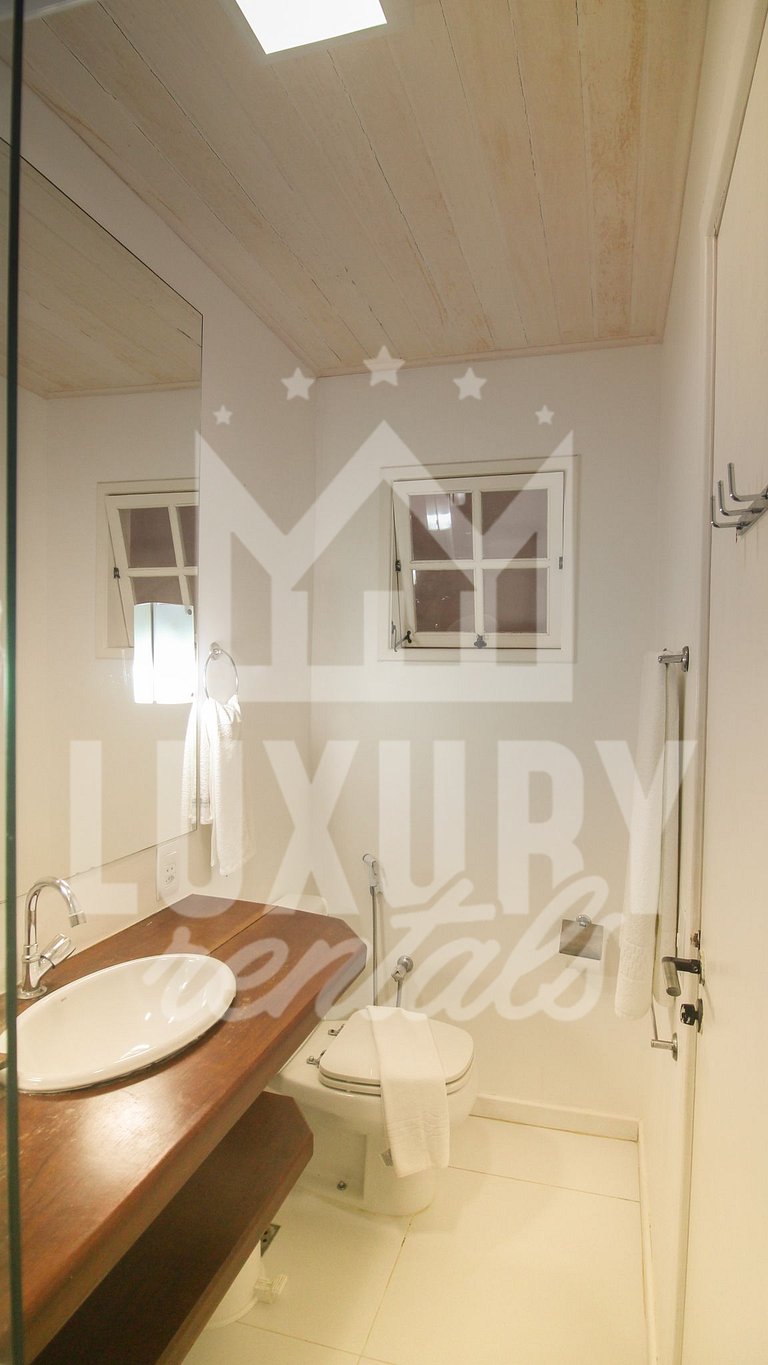 Casa em Condomínio Beira Mar por Luxury Rentals