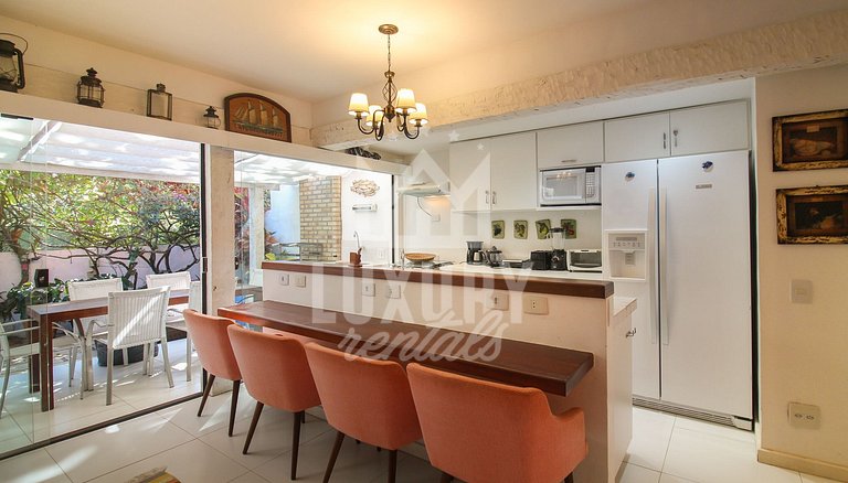 Casa em Condomínio Beira Mar por Luxury Rentals