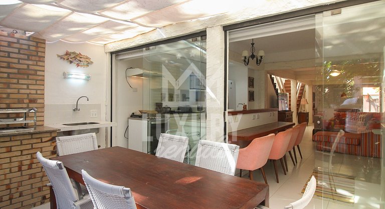 Casa em Condomínio Beira Mar por Luxury Rentals
