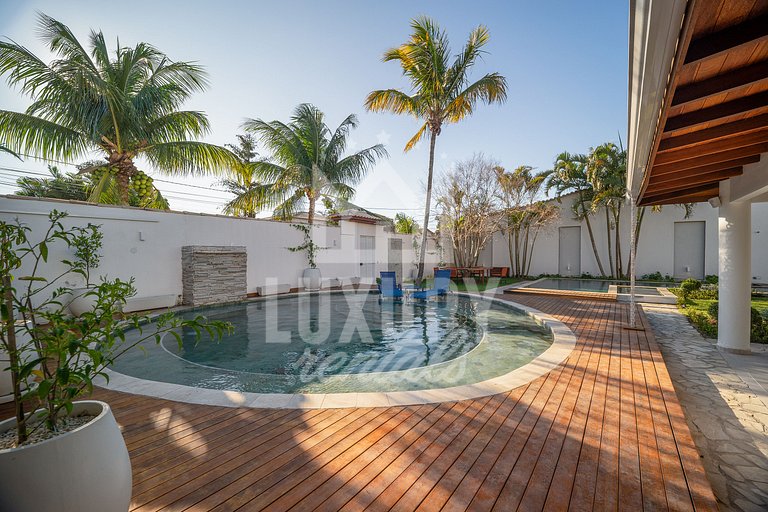 Mansão de Cinco Suítes próximo a Praia de Geribá por Luxury