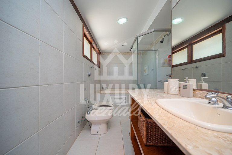 Casa com Cinco Suítes em Geribá por Luxury Rentals
