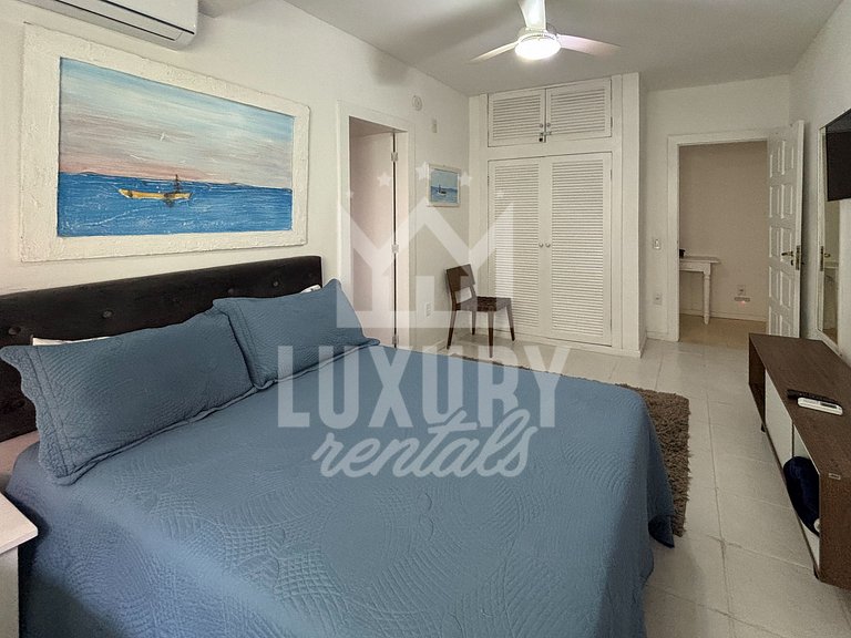 Casa com Cinco Suítes a poucos mts da Praia de Geribá
