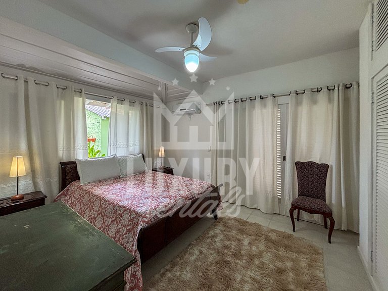Casa com Cinco Suítes a poucos mts da Praia de Geribá