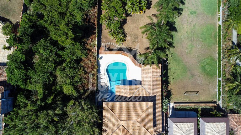 Mansão Contemporânea na Ferradura com Cinco Suítes