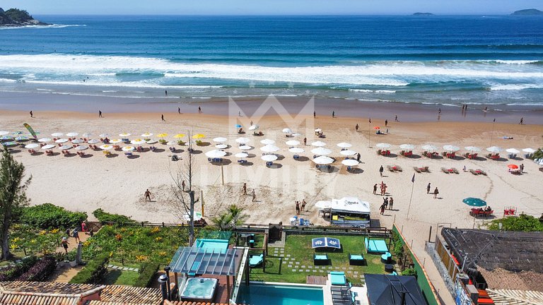 Mansão Pé na Areia com Dez Suítes em Geribá
