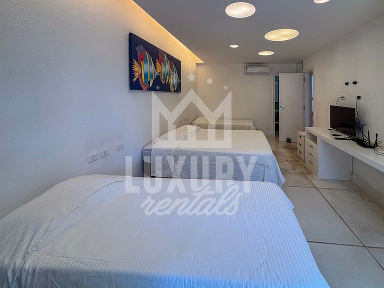 Mansão Pé na Areia com Dez Suítes em Geribá