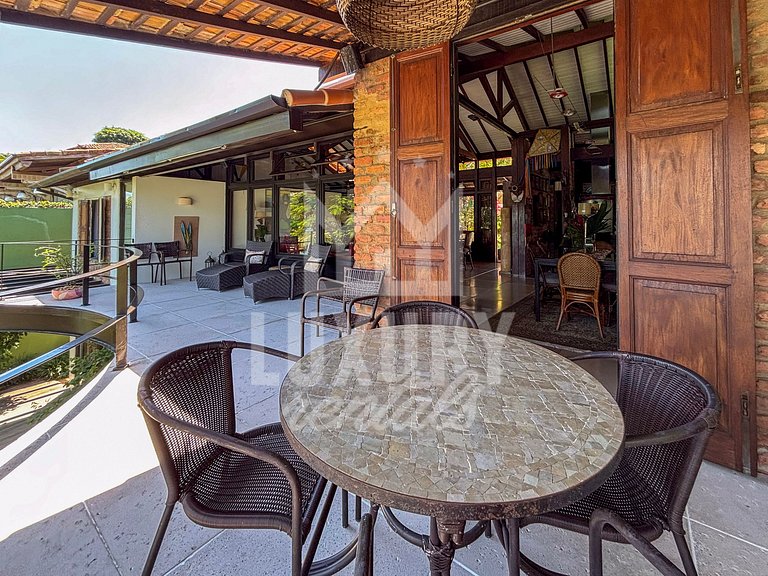 Villa na Costa da Ferradura com Cinco Suites