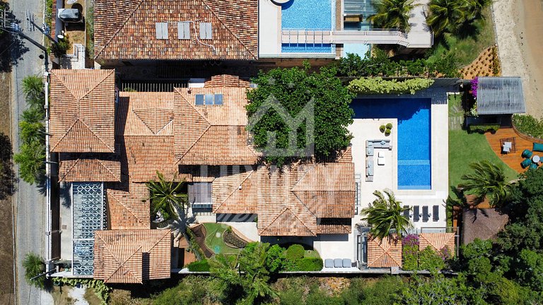 Mansão Pé Na Areia com Seis Suítes na Ferradura