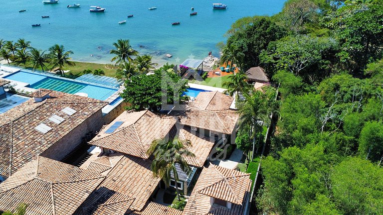 Mansão Pé Na Areia com Seis Suítes na Ferradura