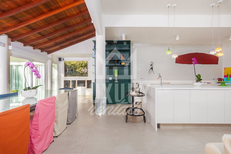 Mansão de Cinco Suítes próximo a Praia de Geribá por Luxury