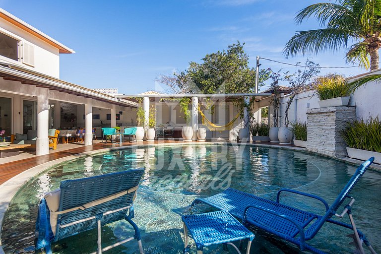 Mansão Resort em Geribá com Cinco Suítes