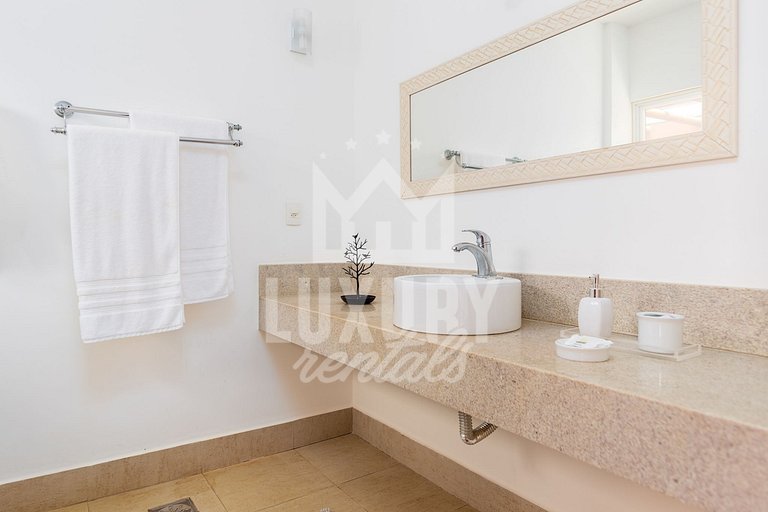 Mansão Pé na Areia da Praia de Geribá com Seis Suítes Por Lu