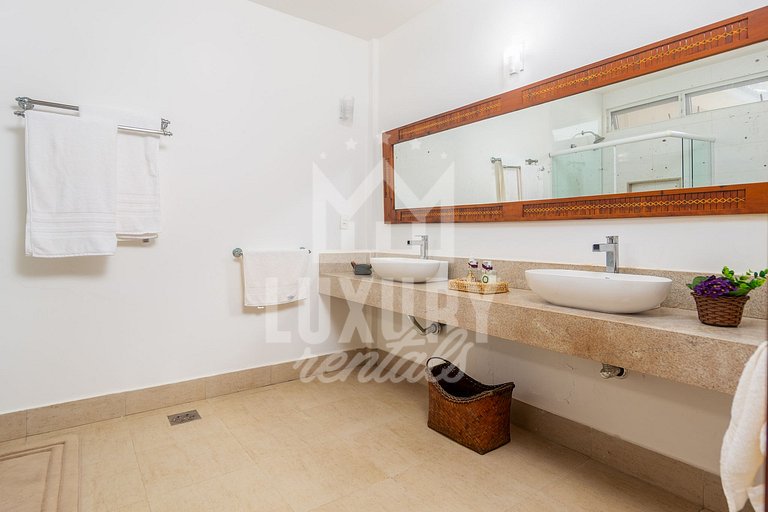 Mansão Pé na Areia da Praia de Geribá com Seis Suítes Por Lu