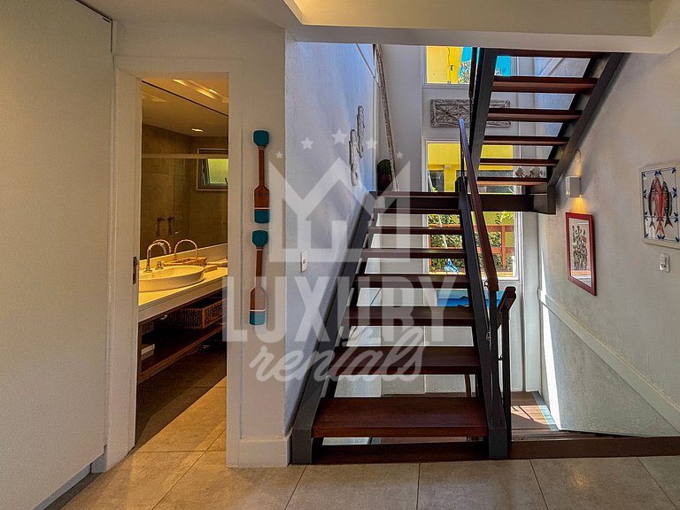 Casa em Condomínio com Acesso Direto à Geribá