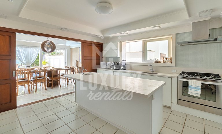 Luxo na Areia com Academia por Luxury Rentals