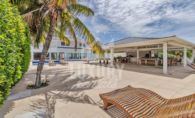 Luxo na Areia com Academia por Luxury Rentals