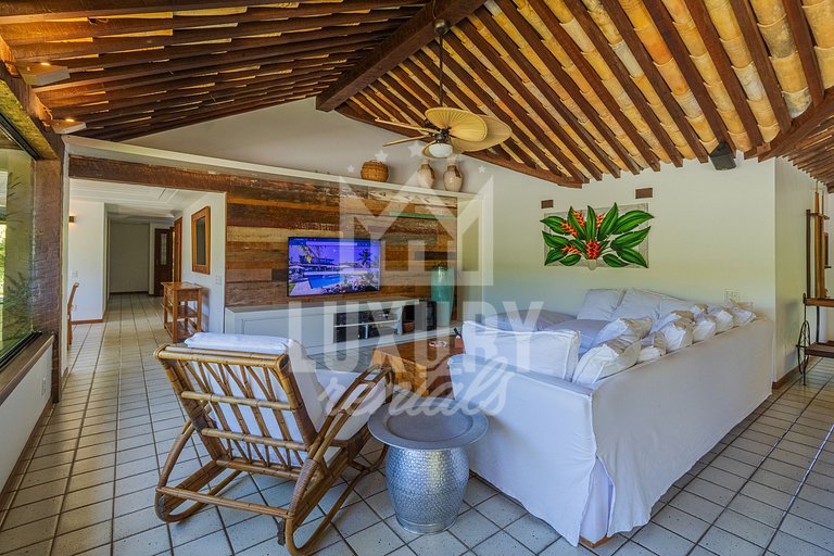 Casa de Luxo Seis Suítes na Ferradurinha