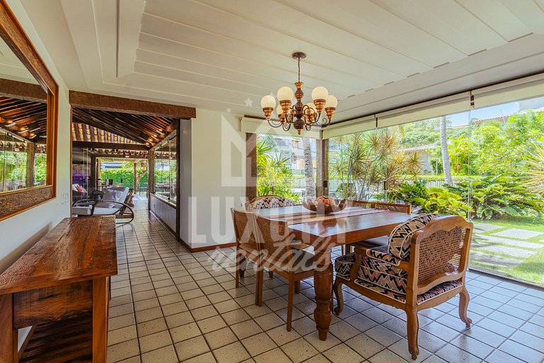 Casa de Luxo Seis Suítes na Ferradurinha