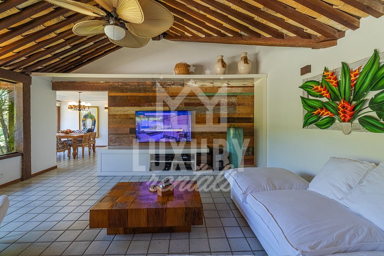 Casa de Luxo Seis Suítes na Ferradurinha