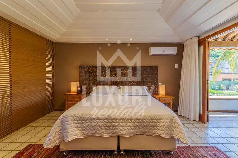 Casa de Luxo Seis Suítes na Ferradurinha